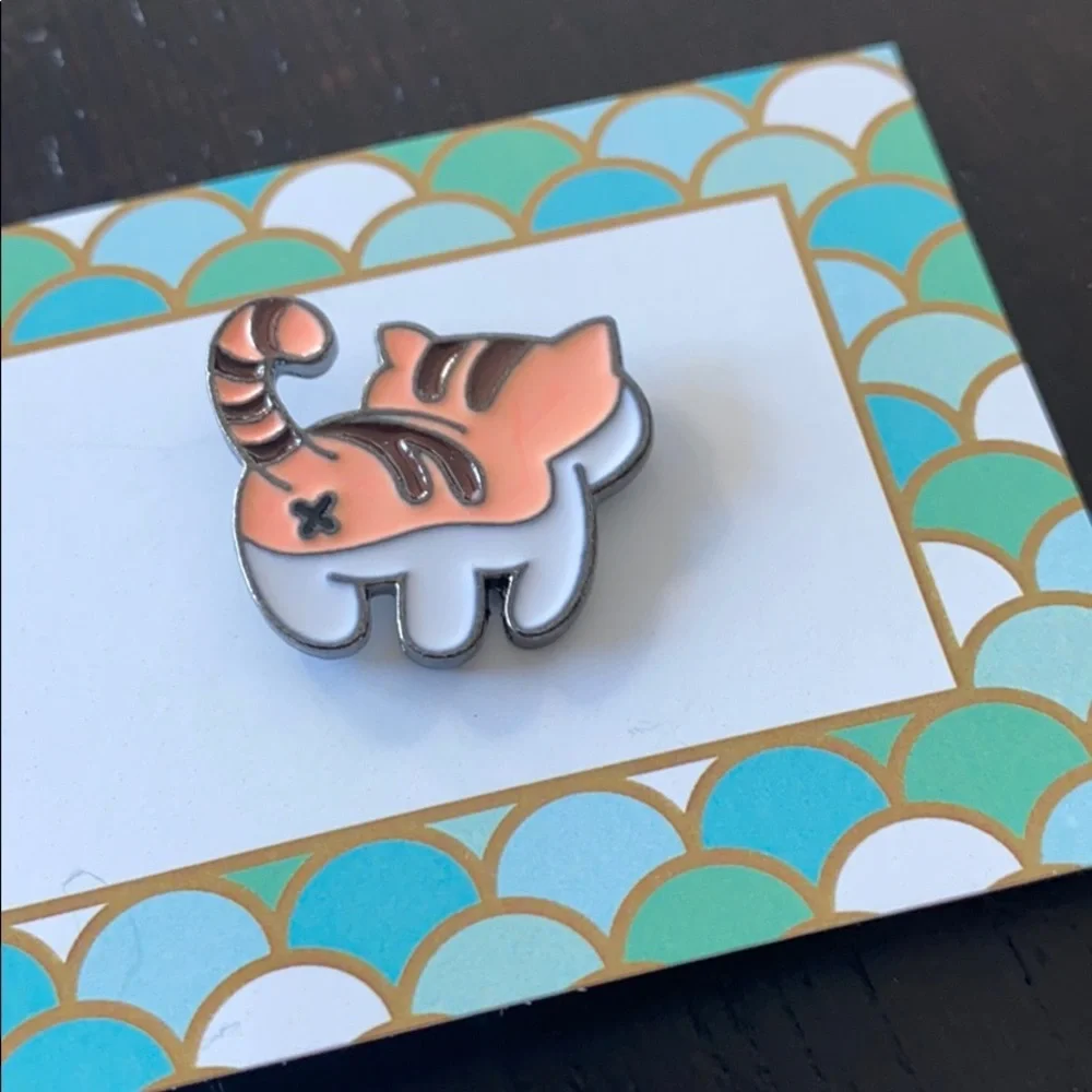 New kitty kitten Cat Butt pin brooch